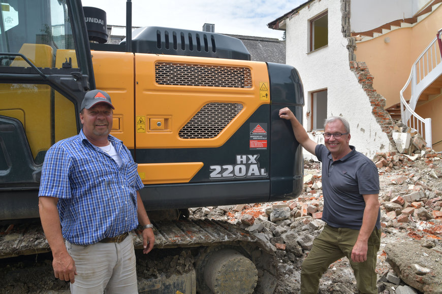 Nuovo escavatore protagonista alla Holzer Tiefbau: Hyundai HX220AL